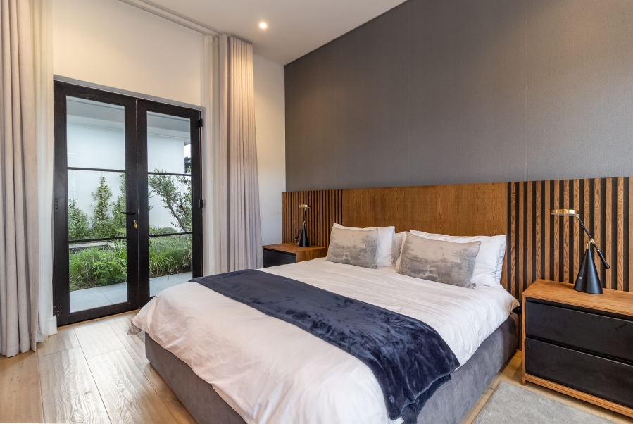 5 Bedroom Property for Sale in Val De Vie Estate Western Cape